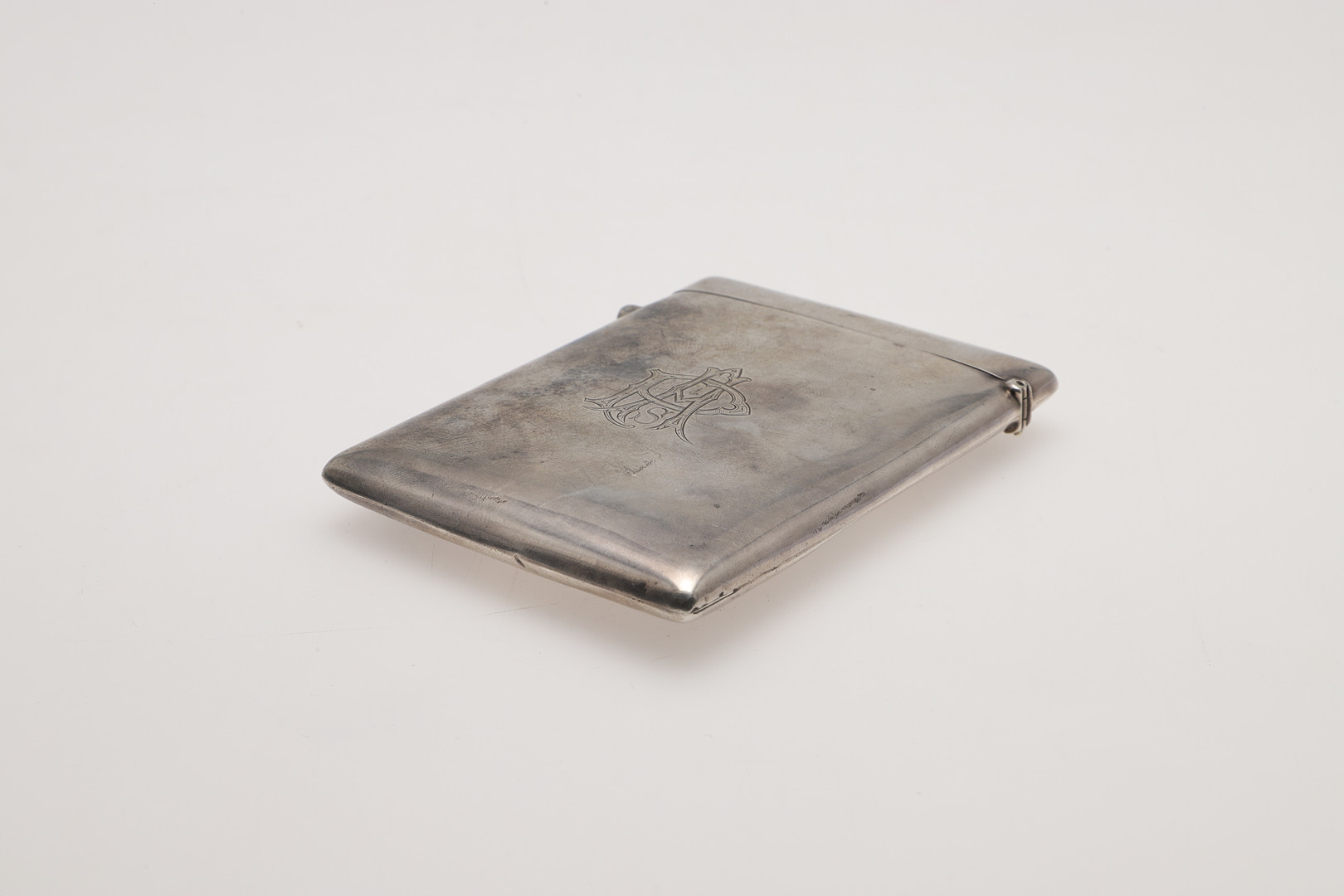 A LATE VICTORIAN SILVER CARD CASE. - Image 5 of 5