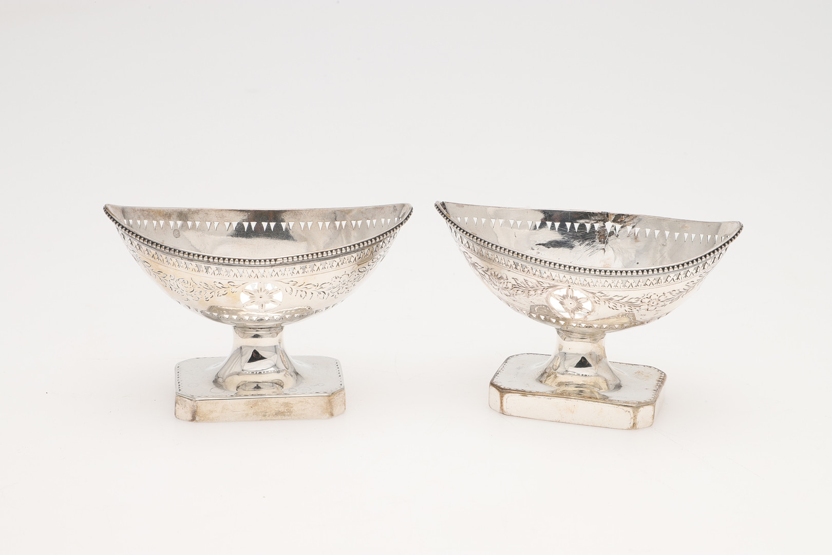 A PAIR OF GEORGE III SILVER SALTS, BY HESTER BATEMAN. - Image 2 of 7