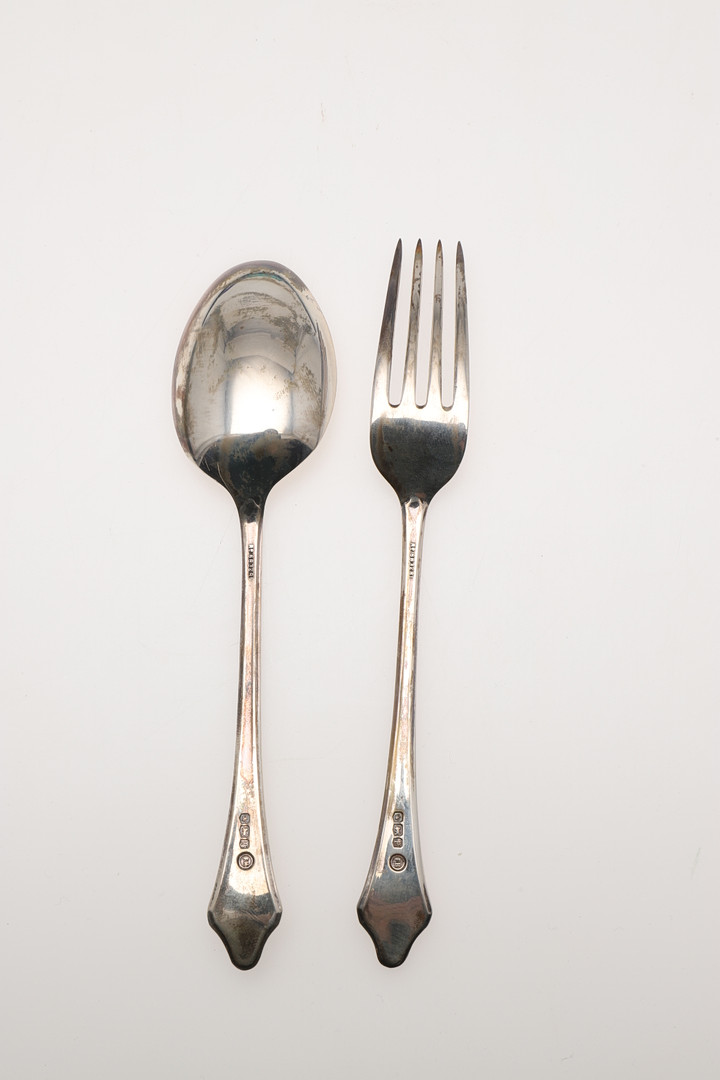 SEVEN VARIOUS CASED SETS OF SILVER FLATWARE & CUTLERY. - Image 14 of 29