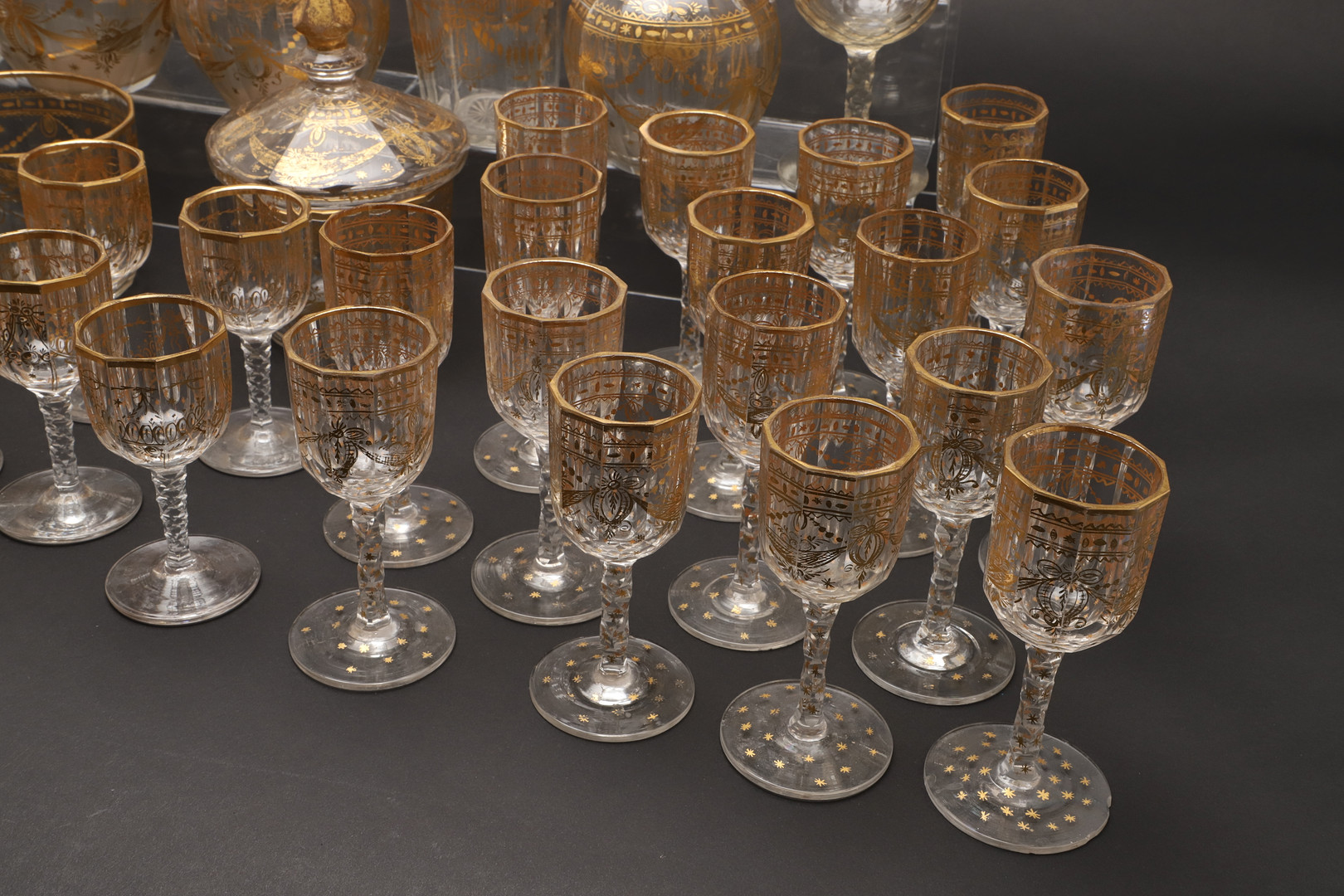 19THC GERMAN PARCEL GILT SUITE OF TABLE GLASS. - Image 10 of 12