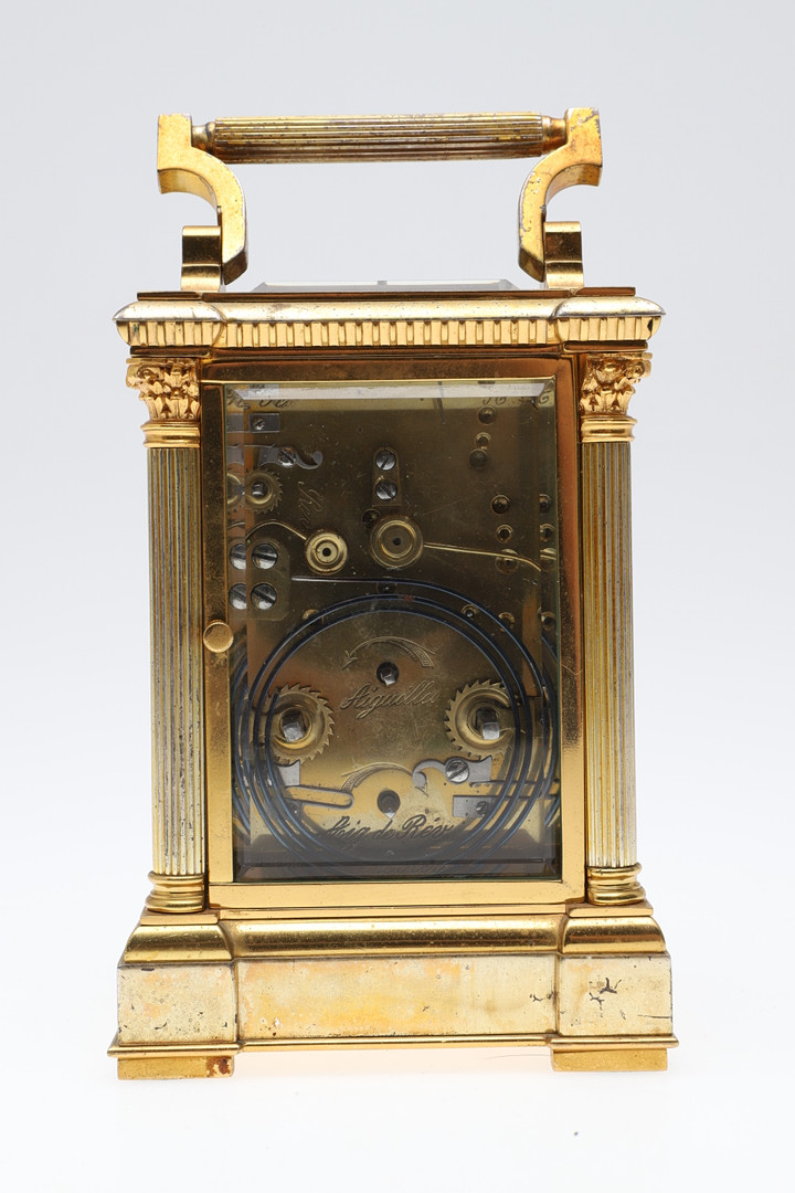 A FRENCH GILT BRASS ALARM REPEATER CARRIAGE CLOCK - Image 5 of 9