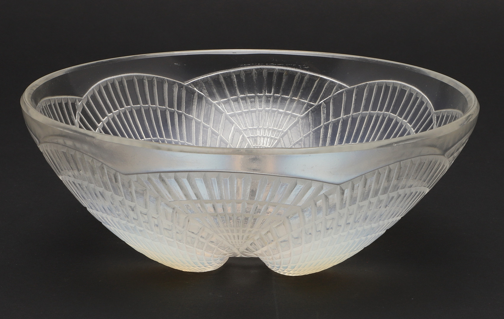 RENE LALIQUE GLASS BOWL - COQUILLES. - Image 2 of 14
