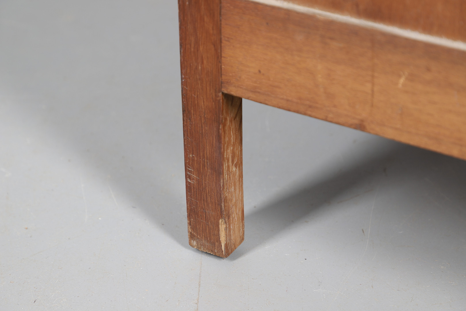 A HEALS & SON LIMED OAK CHEST OF DRAWERS. - Image 10 of 10