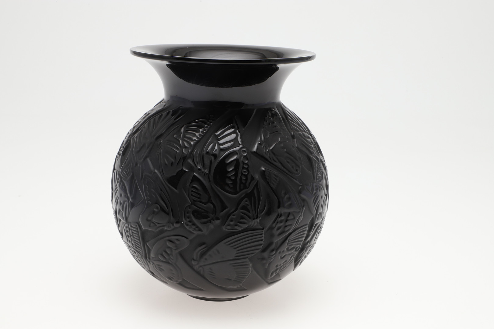 LALIQUE - MODERN GLASS BUTTERFLY VASE 'NYMPHALE'. - Image 3 of 8