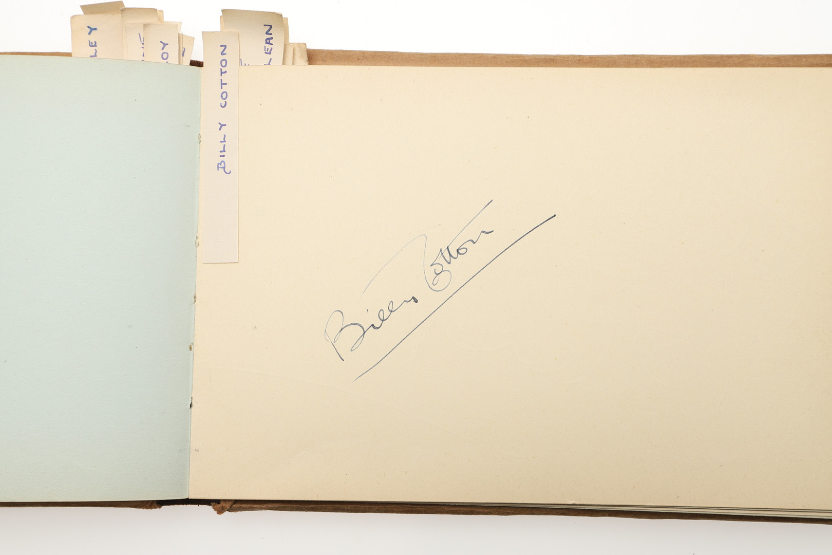 LARGE AUTOGRAPH COLLECTION - WINSTON CHURCHILL & OTHER AUTOGRAPHS. - Image 16 of 63