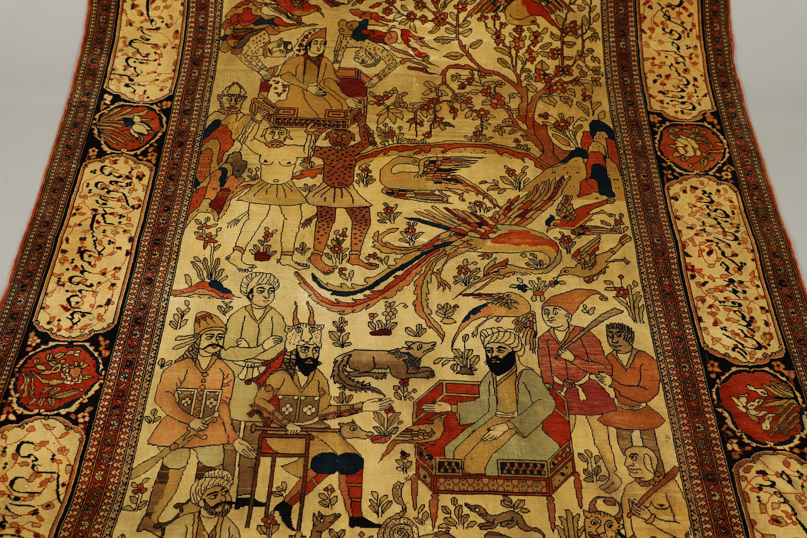 A FINE KASHAN RUG, CENTRAL PERSIA - Image 3 of 16