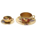 ROYAL WORCESTER SIGNED CABINET CUPS & SAUCERS.