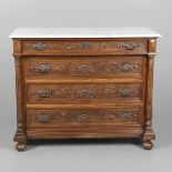 A 19TH CENTURY ITALIAN MARBLE-TOPPED COMMODE CHEST OF FOUR DRAWERS.