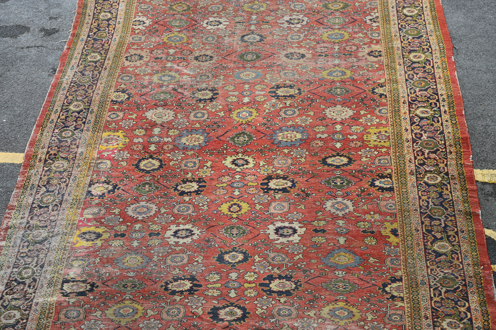 A MAHAL CARPET, WEST PERSIA, CIRCA 1920. - Bild 2 aus 13