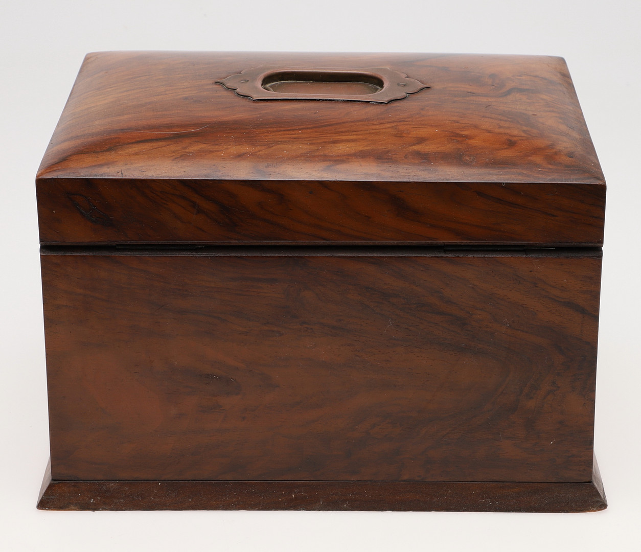 A VICTORIAN WALNUT SEWING BOX. - Image 8 of 12