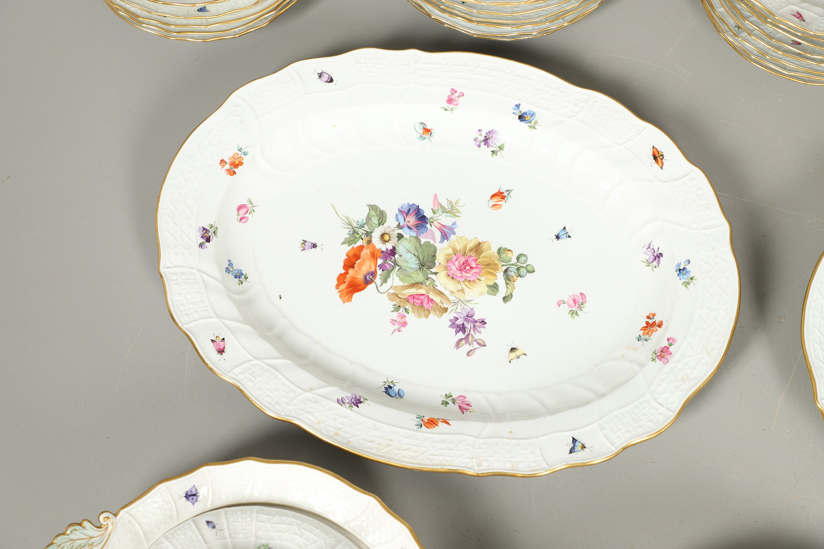 LARGE MEISSEN DINNER SERVICE. - Bild 7 aus 42