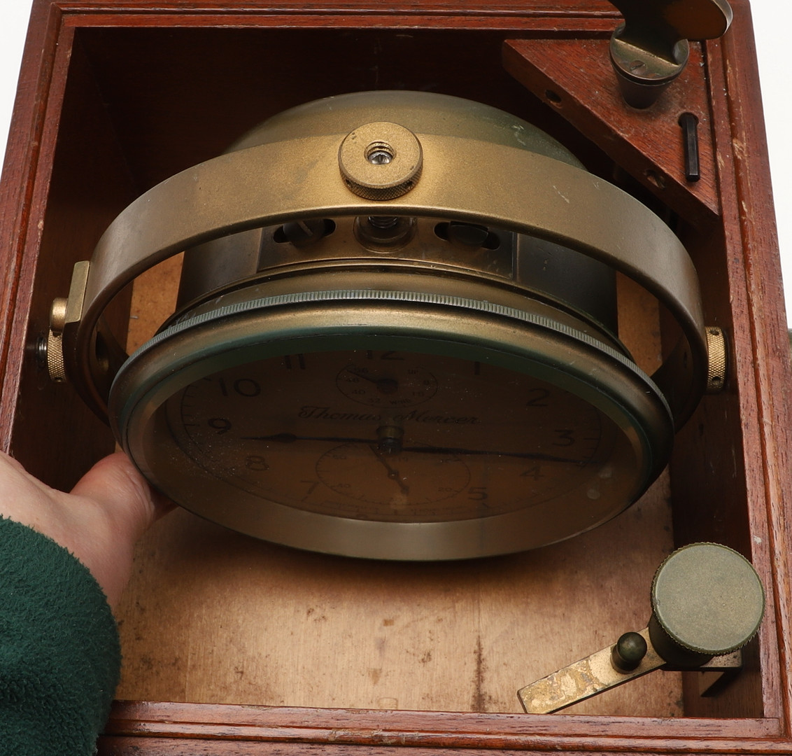 AN EARLY 20TH CENTURY TWO DAY MARINE CRONOMETER BY THOMAS MERCER. - Image 12 of 14