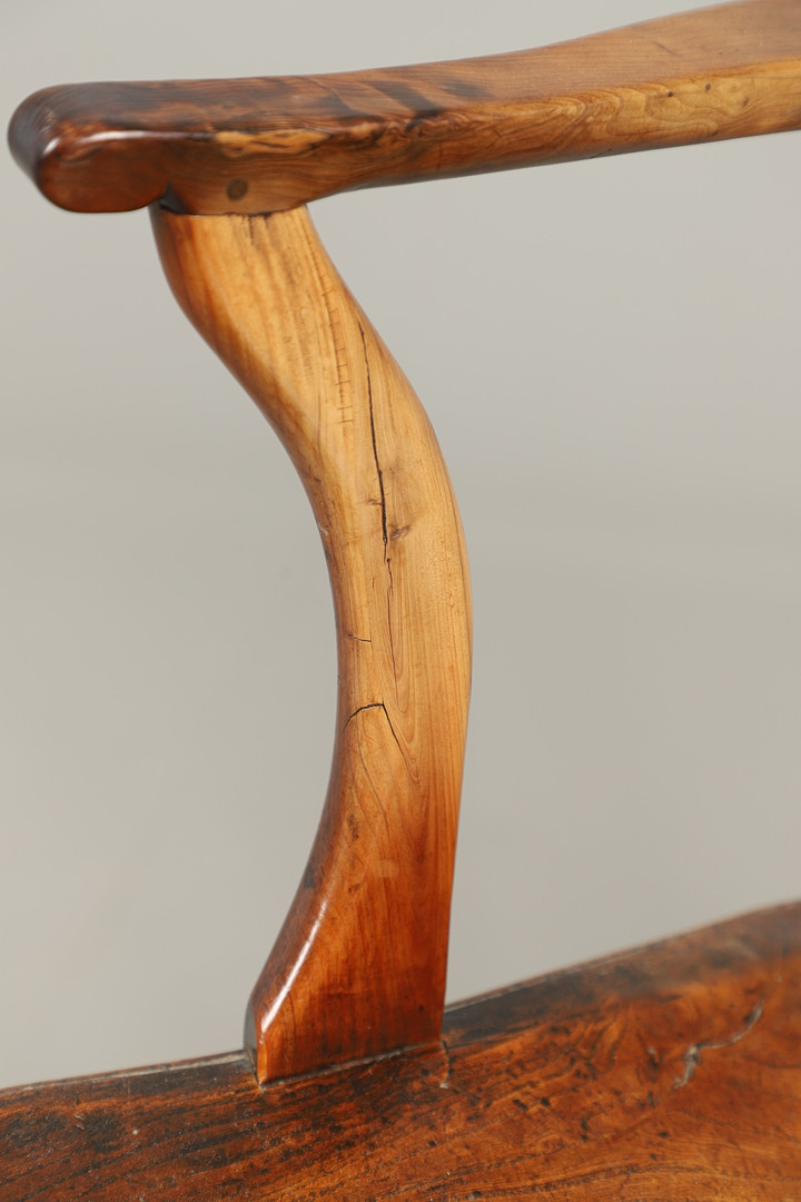 A YEW AND ELM WINDSOR ELBOW CHAIR. - Image 5 of 13