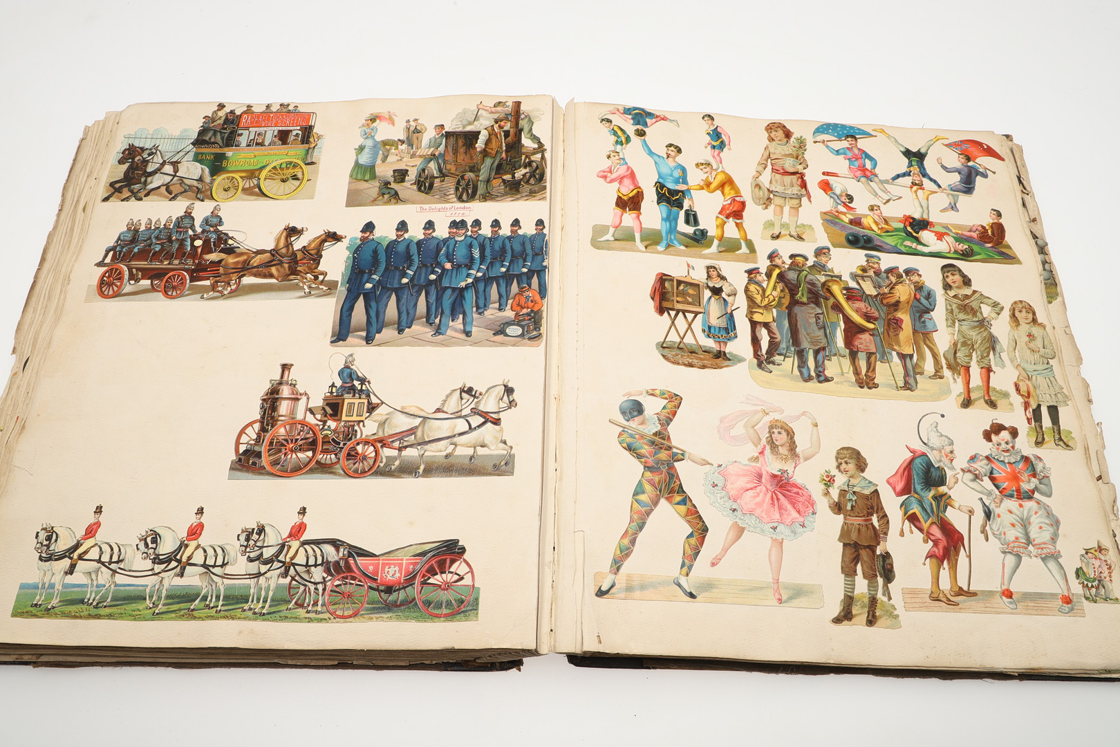 LARGE EARLY 20THC SCRAP BOOK - INCLUDING THE NORTH POLE. - Image 7 of 25