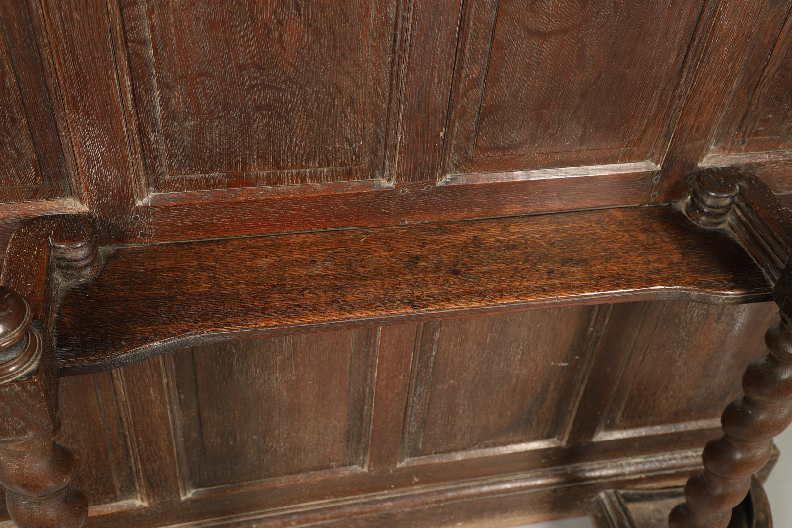 A LARGE CARVED OAK COUNTRY HOUSE HALLSTAND. - Image 5 of 17