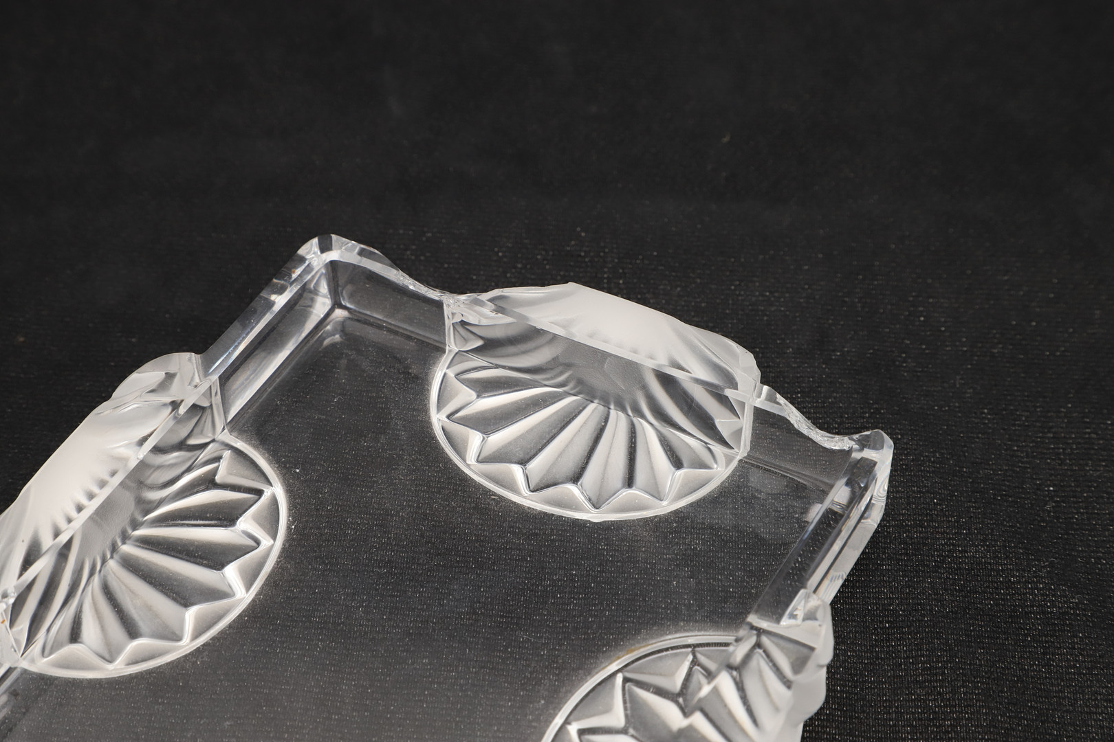 LALIQUE TABLE LIGHTER & DRESSING TABLE BOX. - Image 6 of 17