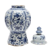 LARGE ANTIQUE BLUE & WHITE DELFT JAR.