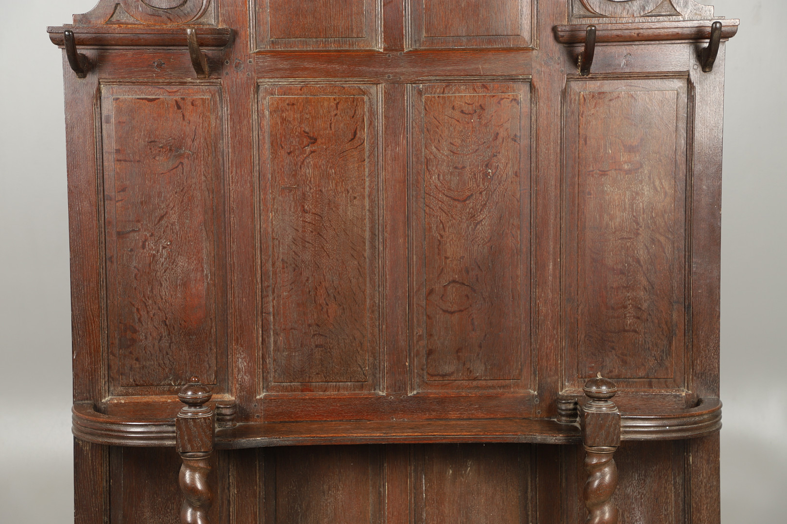 A LARGE CARVED OAK COUNTRY HOUSE HALLSTAND. - Image 3 of 17