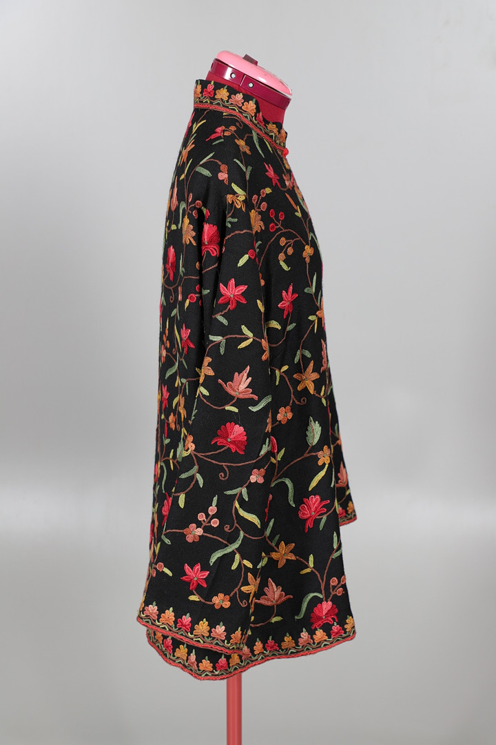 LATE 19THC PAISLEY SHAWL & VARIOUS TEXTILES. - Image 5 of 26