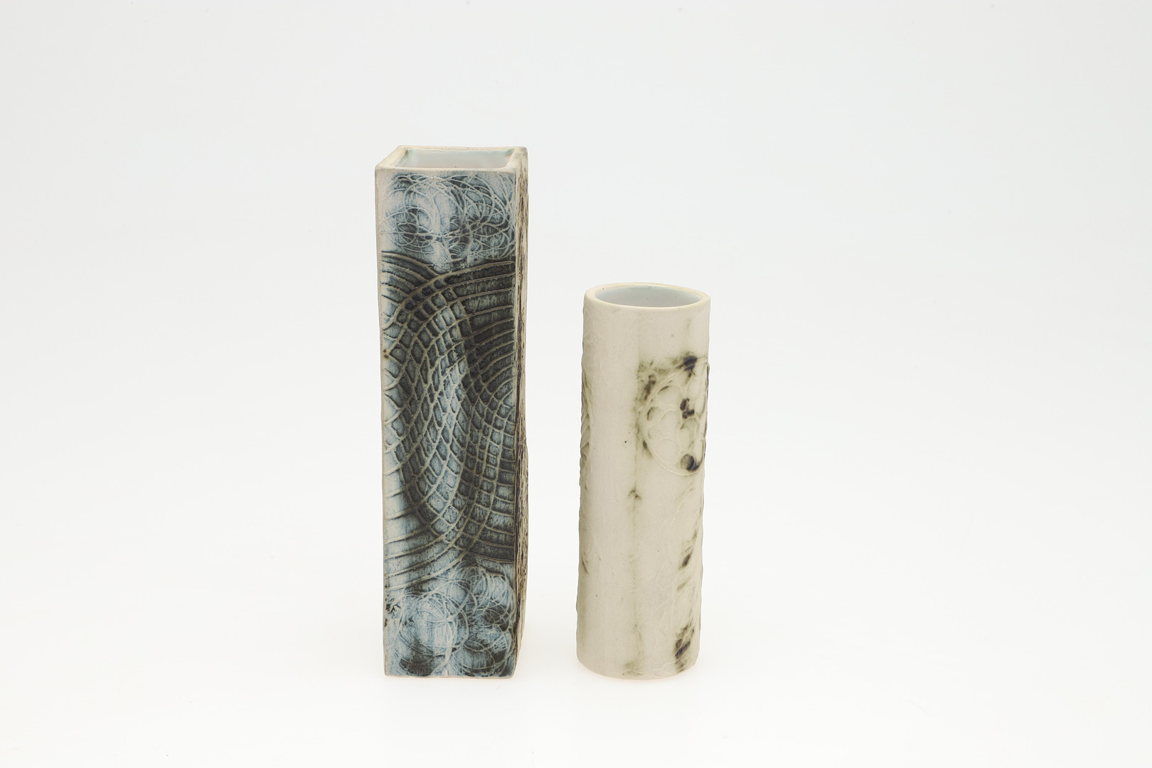 TROIKA STUDIO POTTERY VASES & CARN POTTERY. - Image 8 of 13