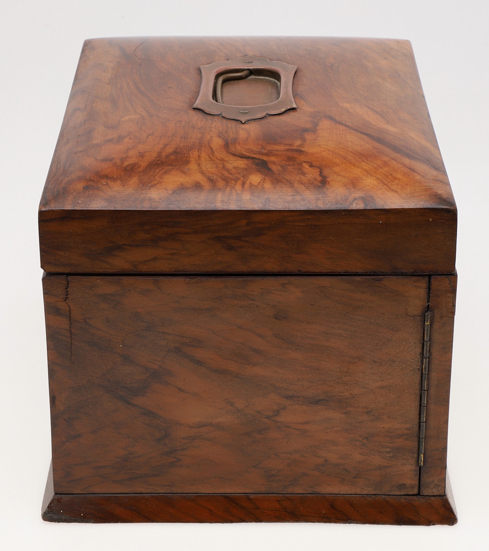 A VICTORIAN WALNUT SEWING BOX. - Image 7 of 12