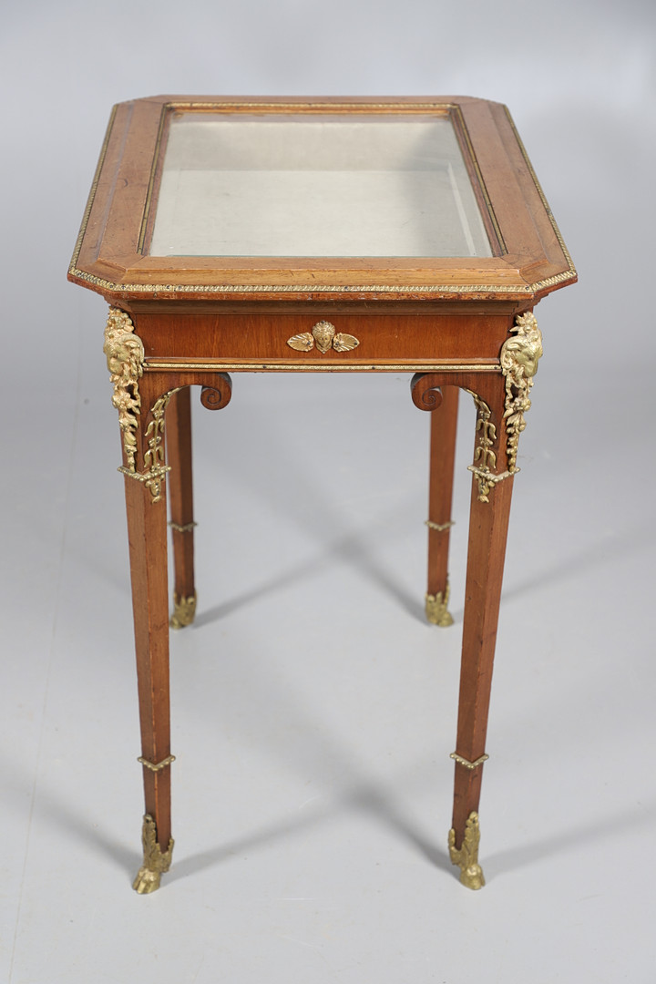 SIGMUND JARAY - NEOCLASSICAL KINGWOOD BIJOUTERIE TABLE. - Image 13 of 17