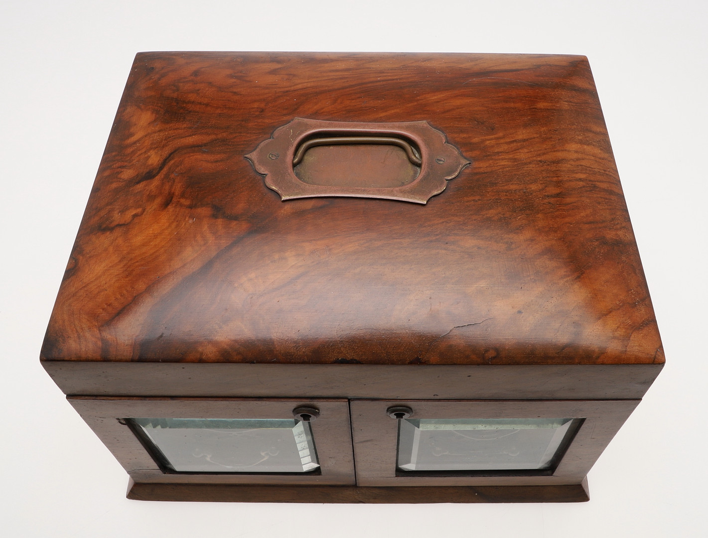 A VICTORIAN WALNUT SEWING BOX. - Image 10 of 12