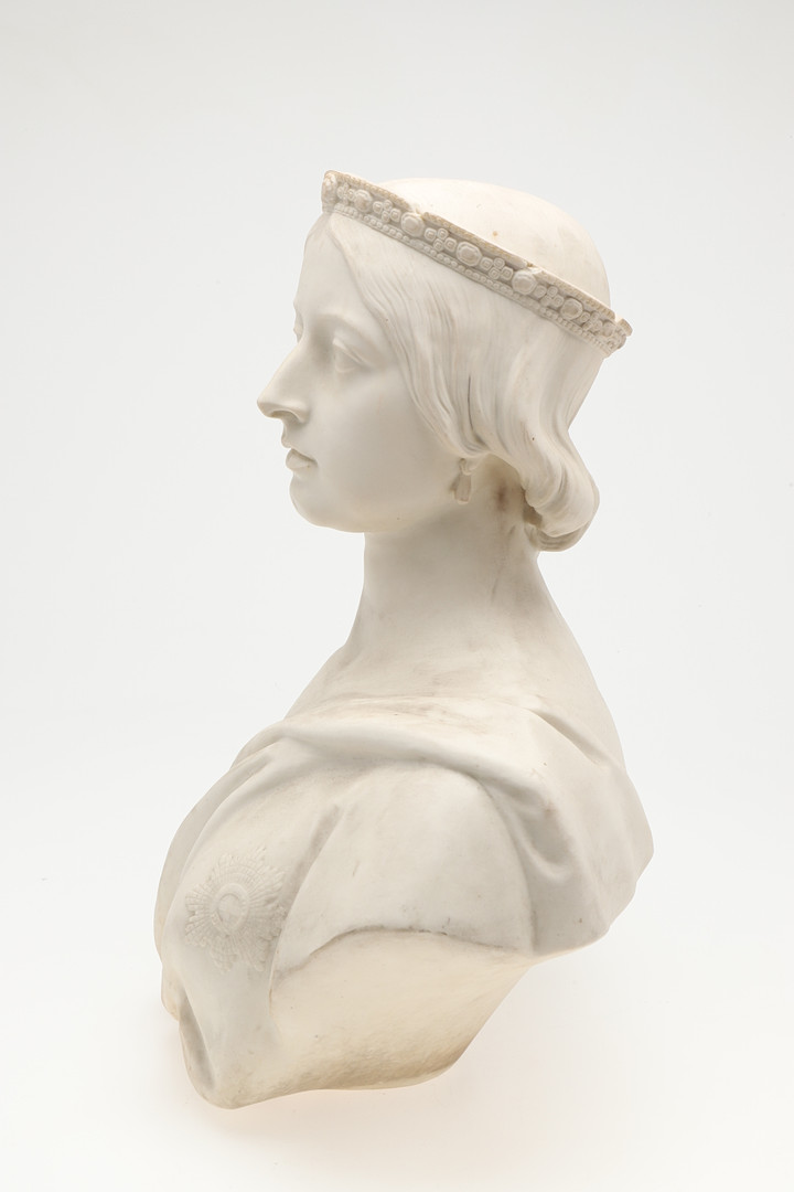 LARGE PARIAN BUST - QUEEN VICTORIA. - Image 5 of 16