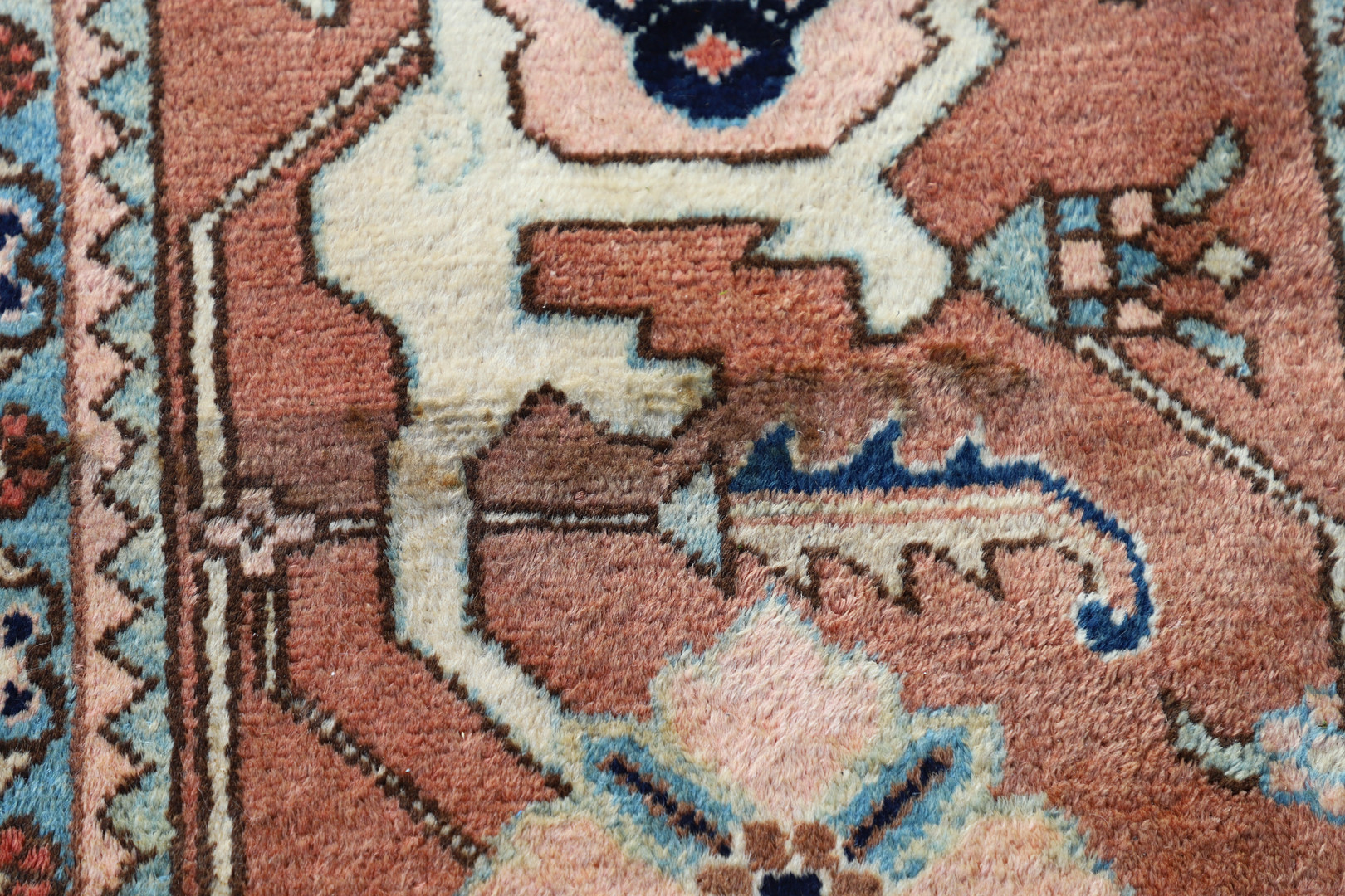 A WEST ANATOLIAN CARPET OF UNUSUAL SIZE, CIRCA 1980. - Image 17 of 17