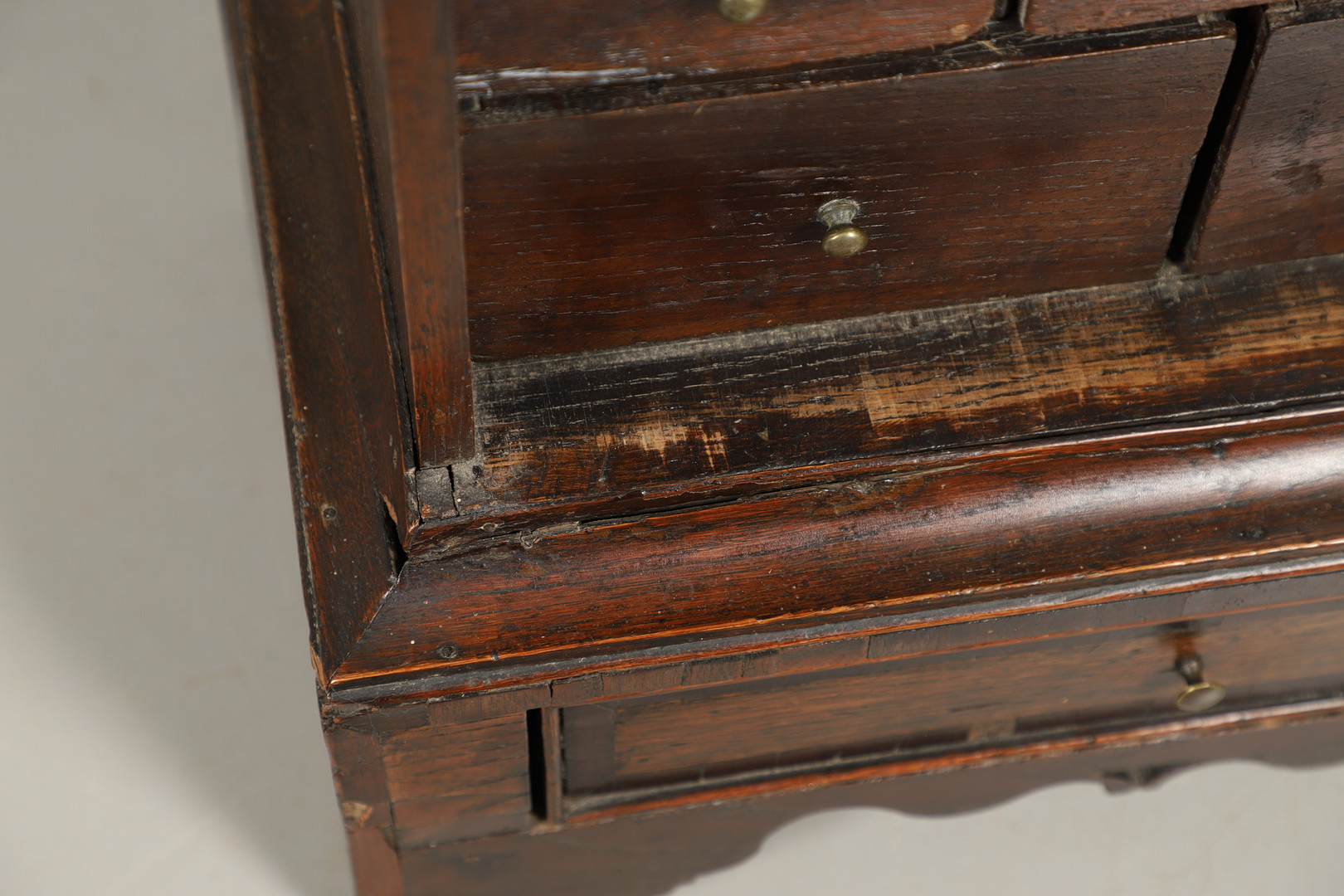 A 17TH CENTURY OAK SPICE CUPBOARD. - Image 6 of 11