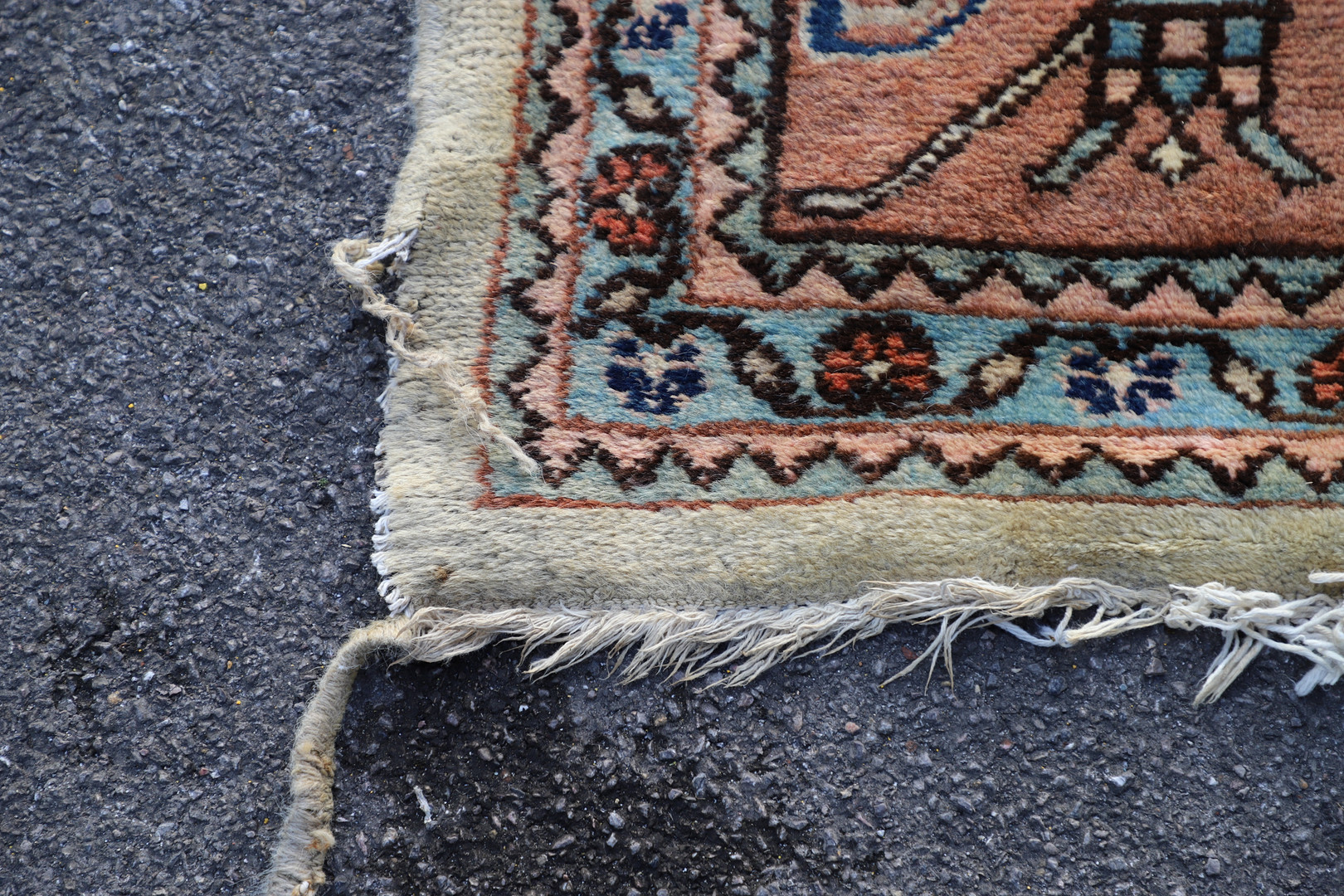 A WEST ANATOLIAN CARPET OF UNUSUAL SIZE, CIRCA 1980. - Image 9 of 17