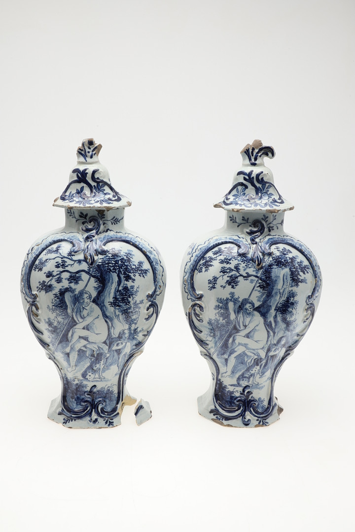 TWO PAIRS OF ANTIQUE DELFT VASES & ANOTHER VASE. - Image 2 of 60