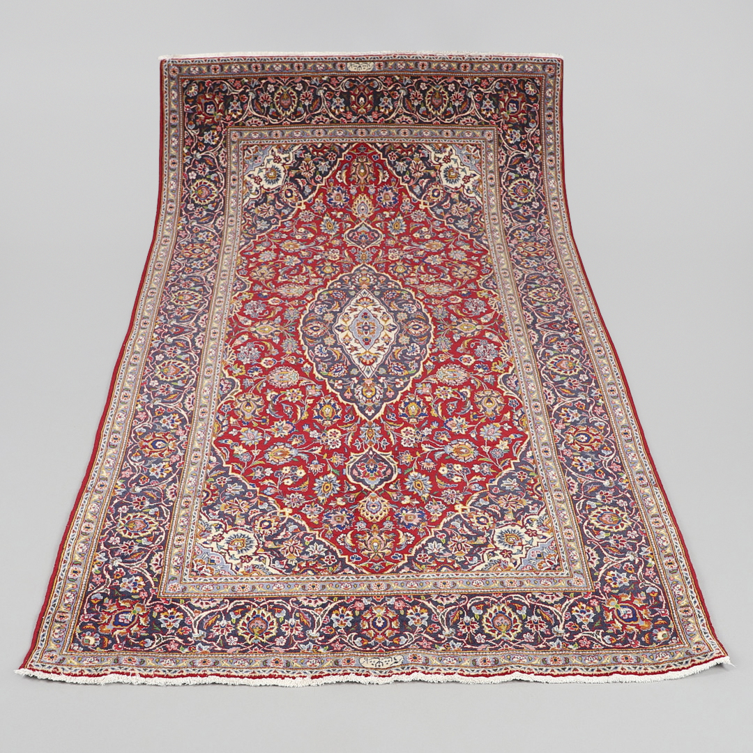 A KASHAN RUG, 2ND HALF 20TH CENTURY.