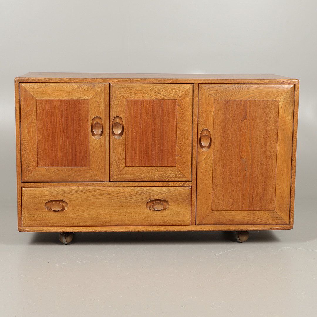 VINTAGE ERCOL LIGHT ELM SIDEBOARD.