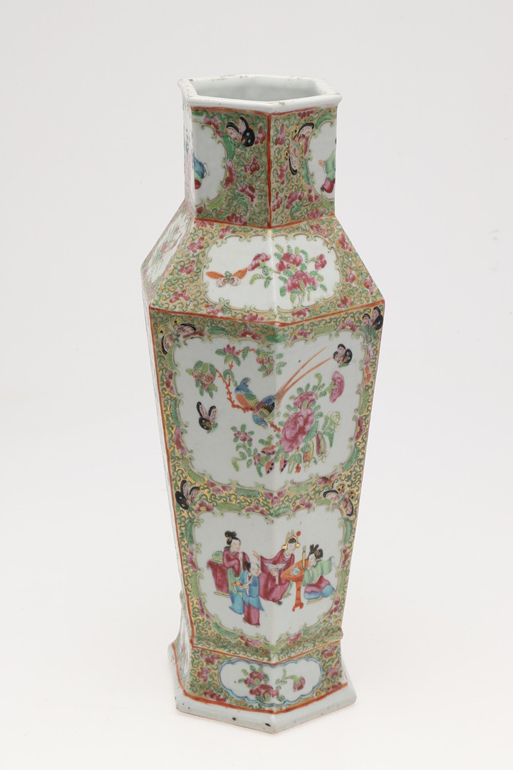 LARGE 19THC CHINESE CANTONESE VASE. - Image 2 of 11