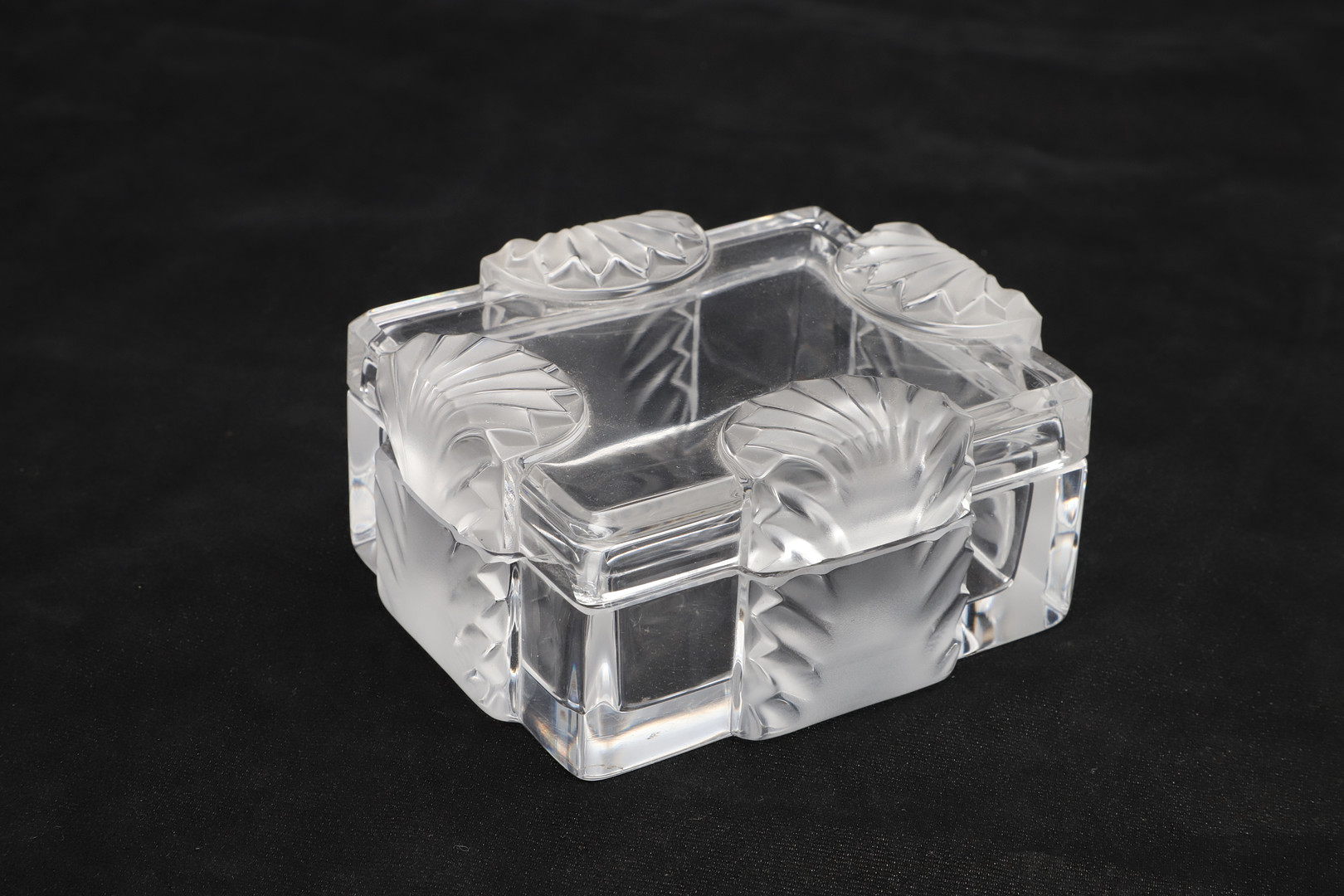 LALIQUE TABLE LIGHTER & DRESSING TABLE BOX. - Image 3 of 17