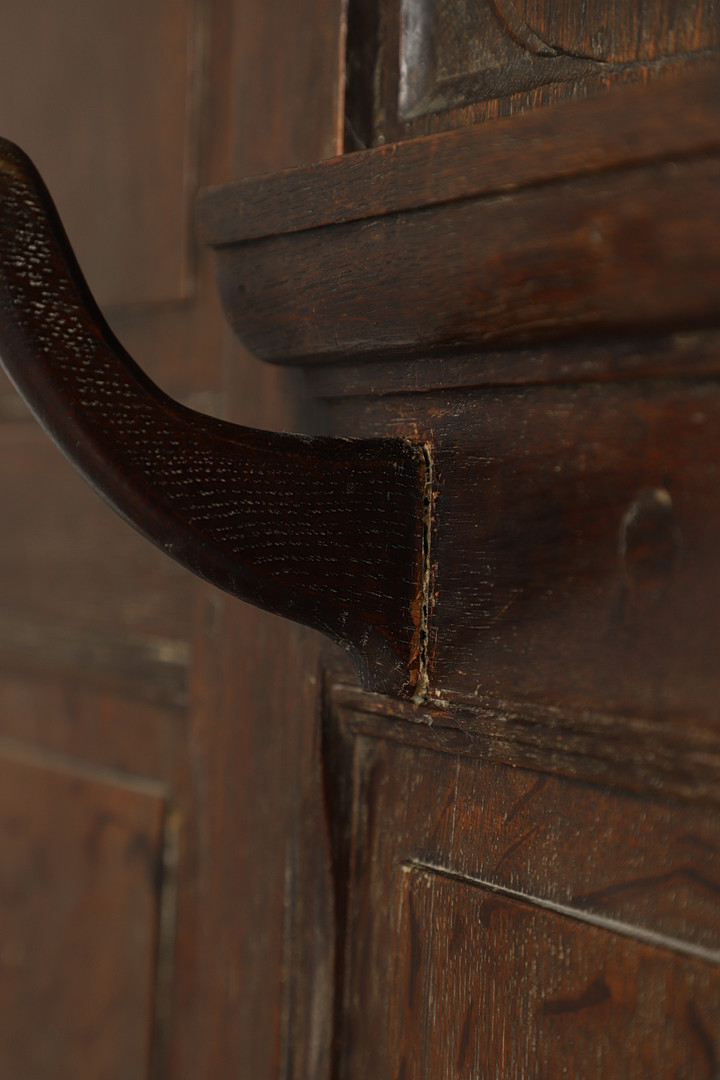 A LARGE CARVED OAK COUNTRY HOUSE HALLSTAND. - Image 16 of 17