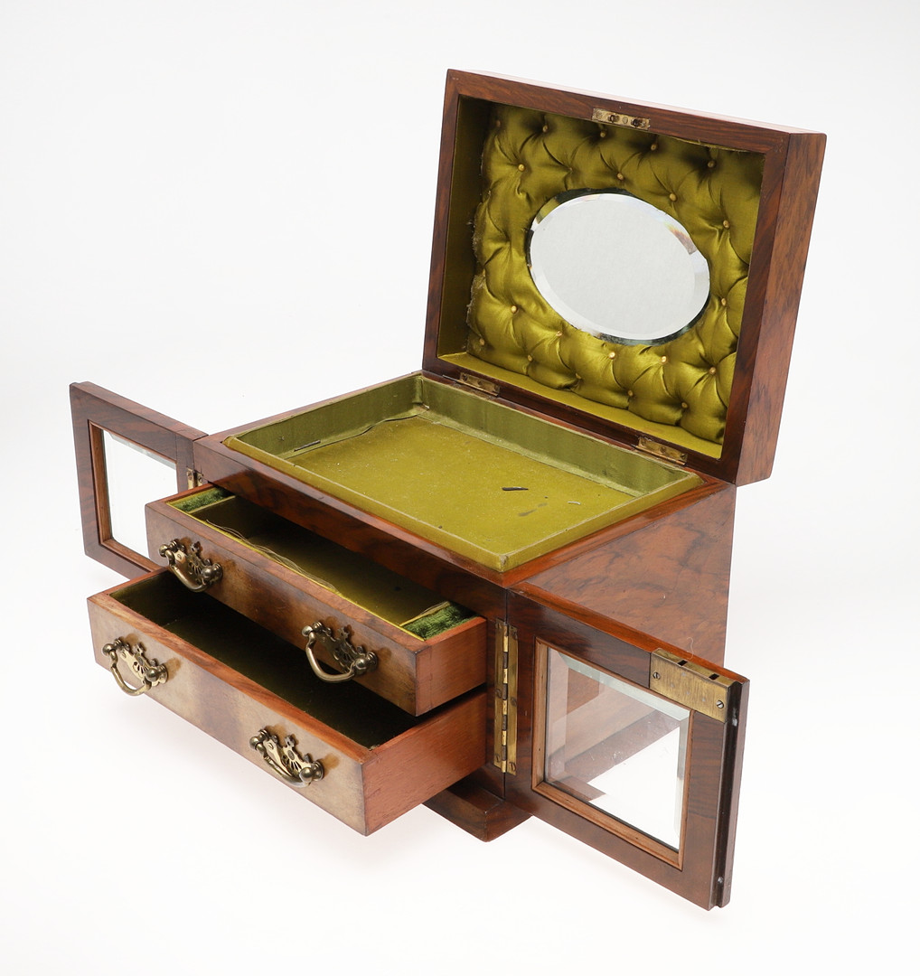 A VICTORIAN WALNUT SEWING BOX. - Image 6 of 12