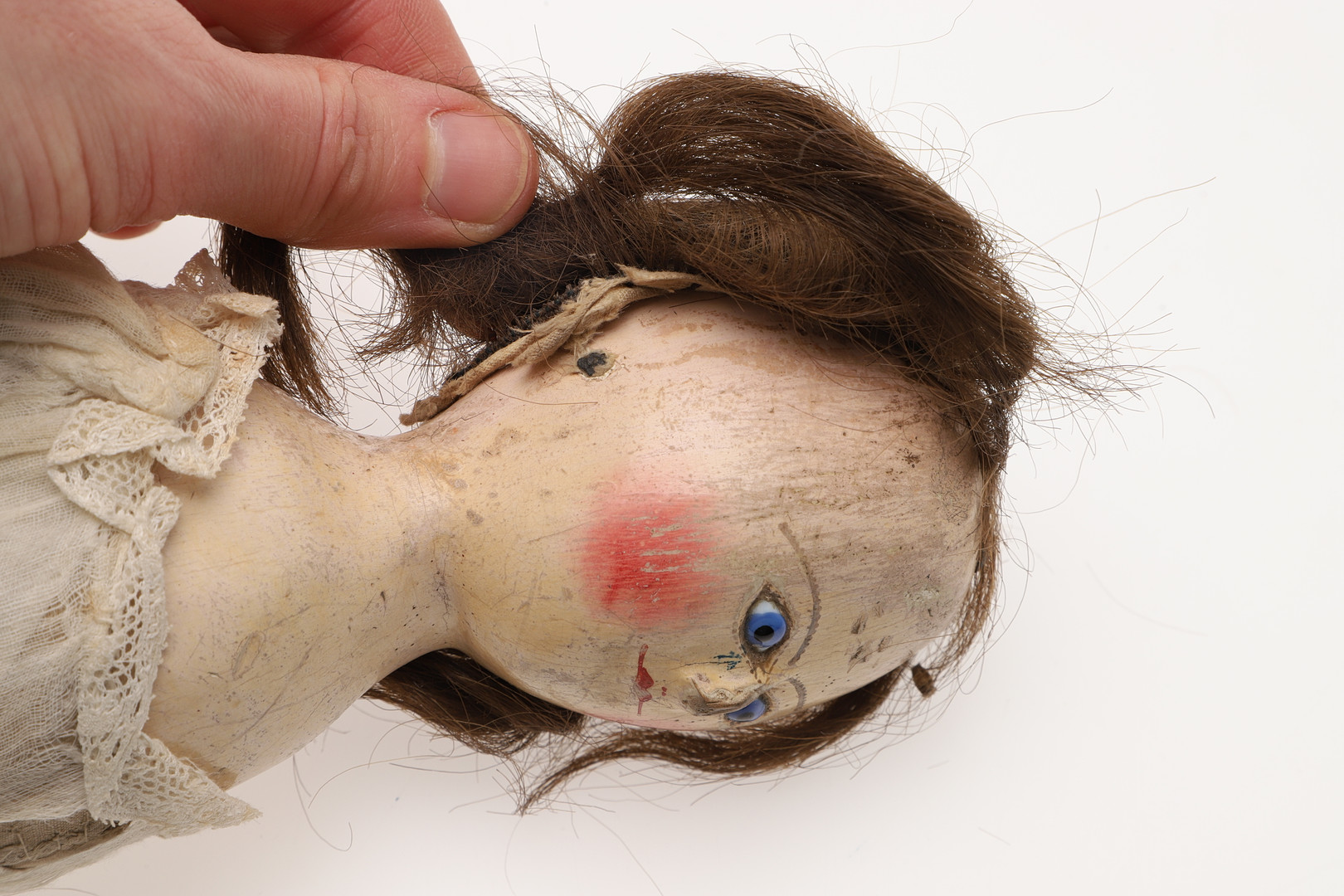 A LATE 18TH CENTURY WOODEN PEG DOLL. - Image 7 of 30