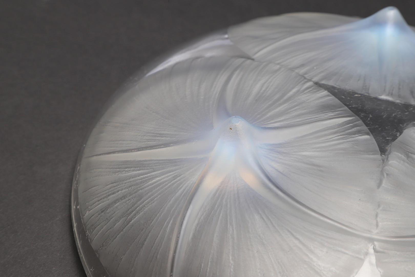 RENE LALIQUE GLASS BOWL - LYS. - Image 15 of 15