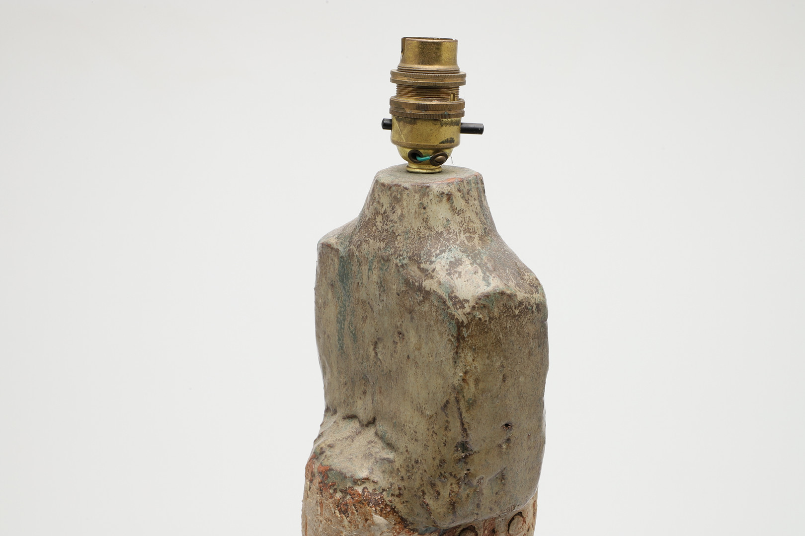 BERNARD ROOKE (B1938) - LARGE STUDIO POTTERY 'TOTEM' LAMP. - Image 2 of 11