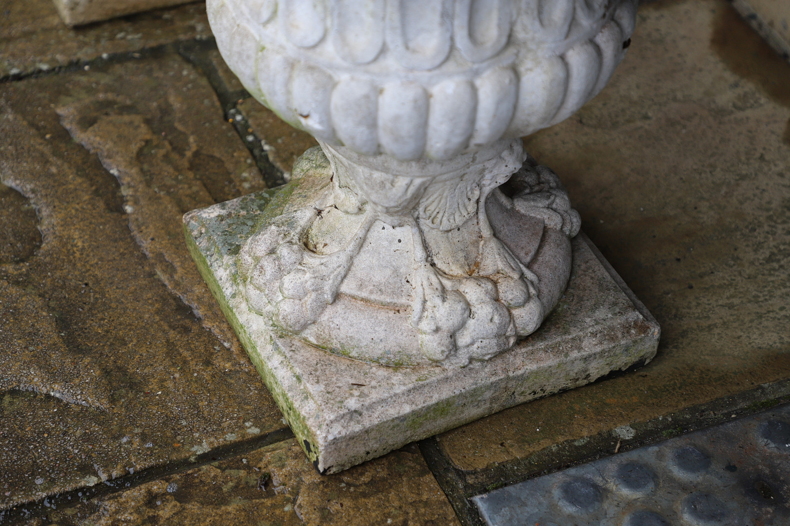 A PAIR OF PAINTED COMPOSITE MARBLE CAMPANA STYLE URNS. - Image 9 of 11