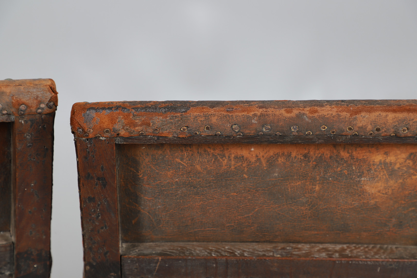 A PAIR OF 17TH CENTURY OAK BACKSTOOLS. - Image 14 of 14