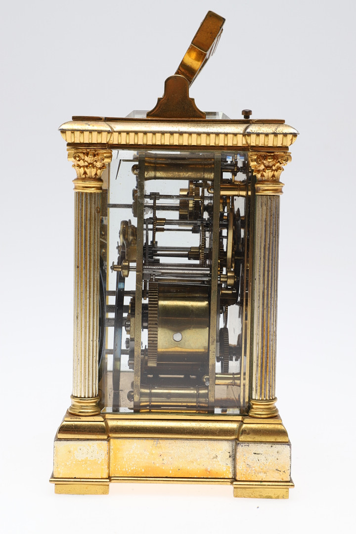 A FRENCH GILT BRASS ALARM REPEATER CARRIAGE CLOCK - Image 8 of 9