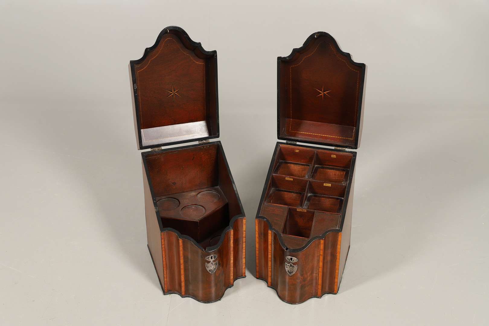 A PAIR OF GEORGE III MAHOGANY KNIFE BOXES. - Image 5 of 15