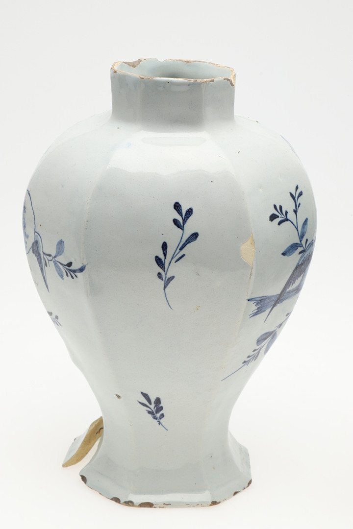 TWO PAIRS OF ANTIQUE DELFT VASES & ANOTHER VASE. - Image 12 of 60