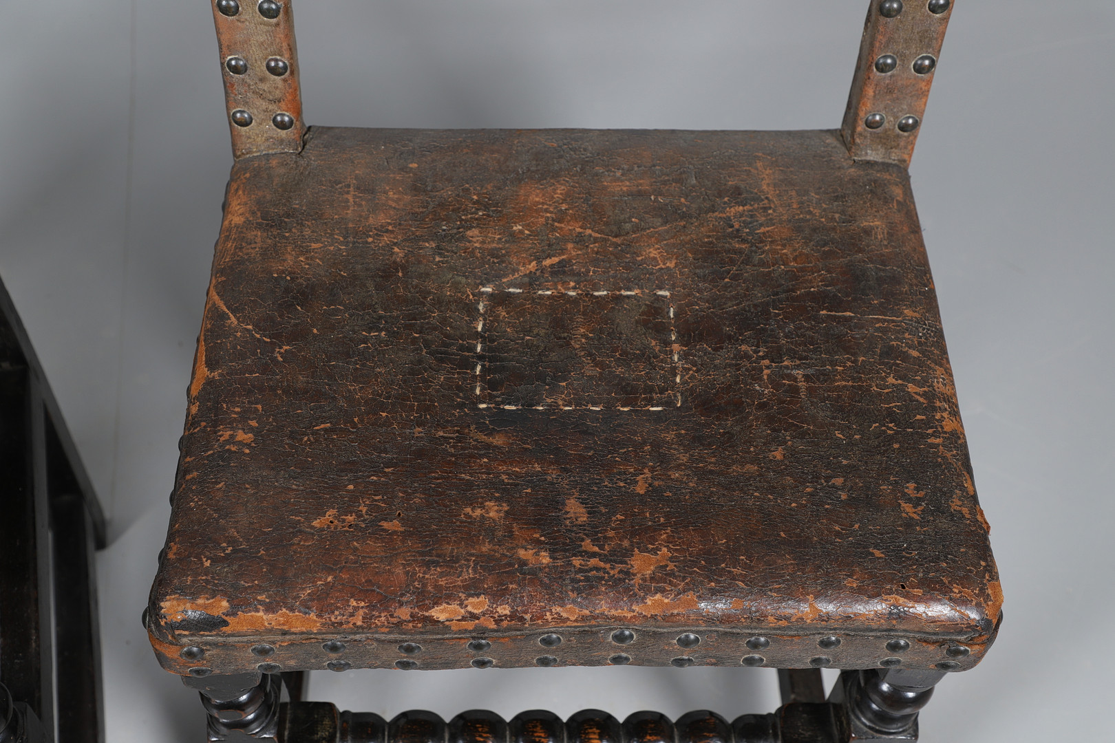 A PAIR OF 17TH CENTURY OAK BACKSTOOLS. - Image 5 of 14