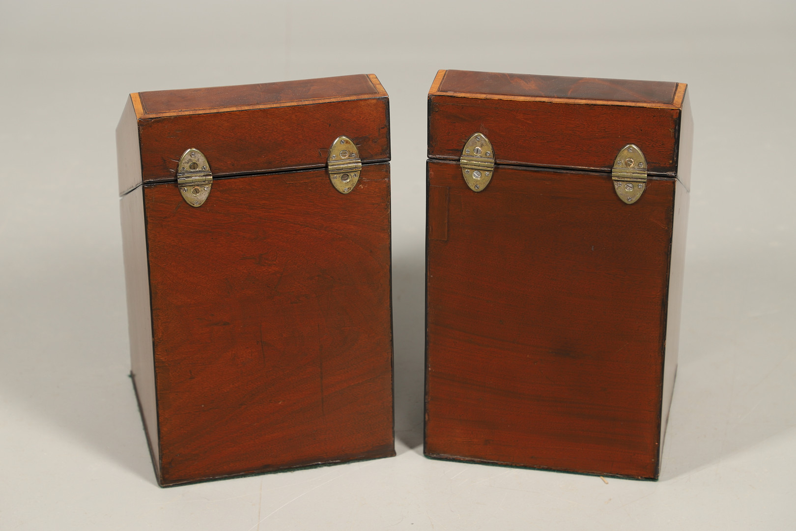 A PAIR OF GEORGE III MAHOGANY KNIFE BOXES. - Image 13 of 15