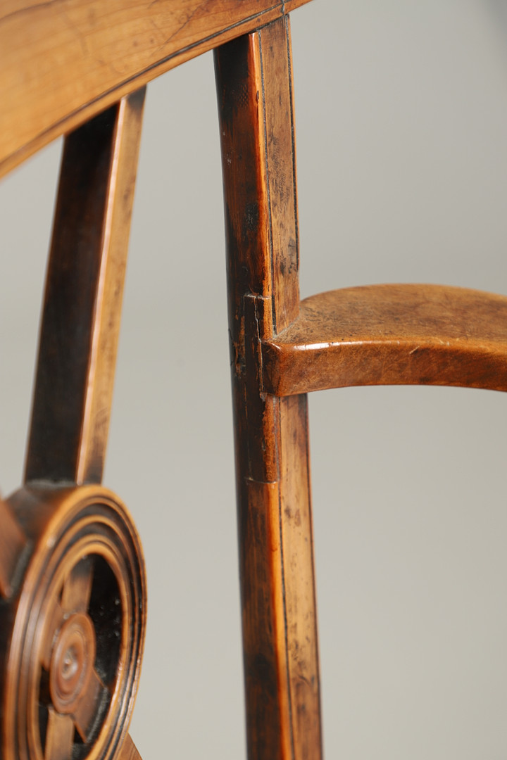 A YEW AND ELM WINDSOR ELBOW CHAIR. - Image 4 of 13