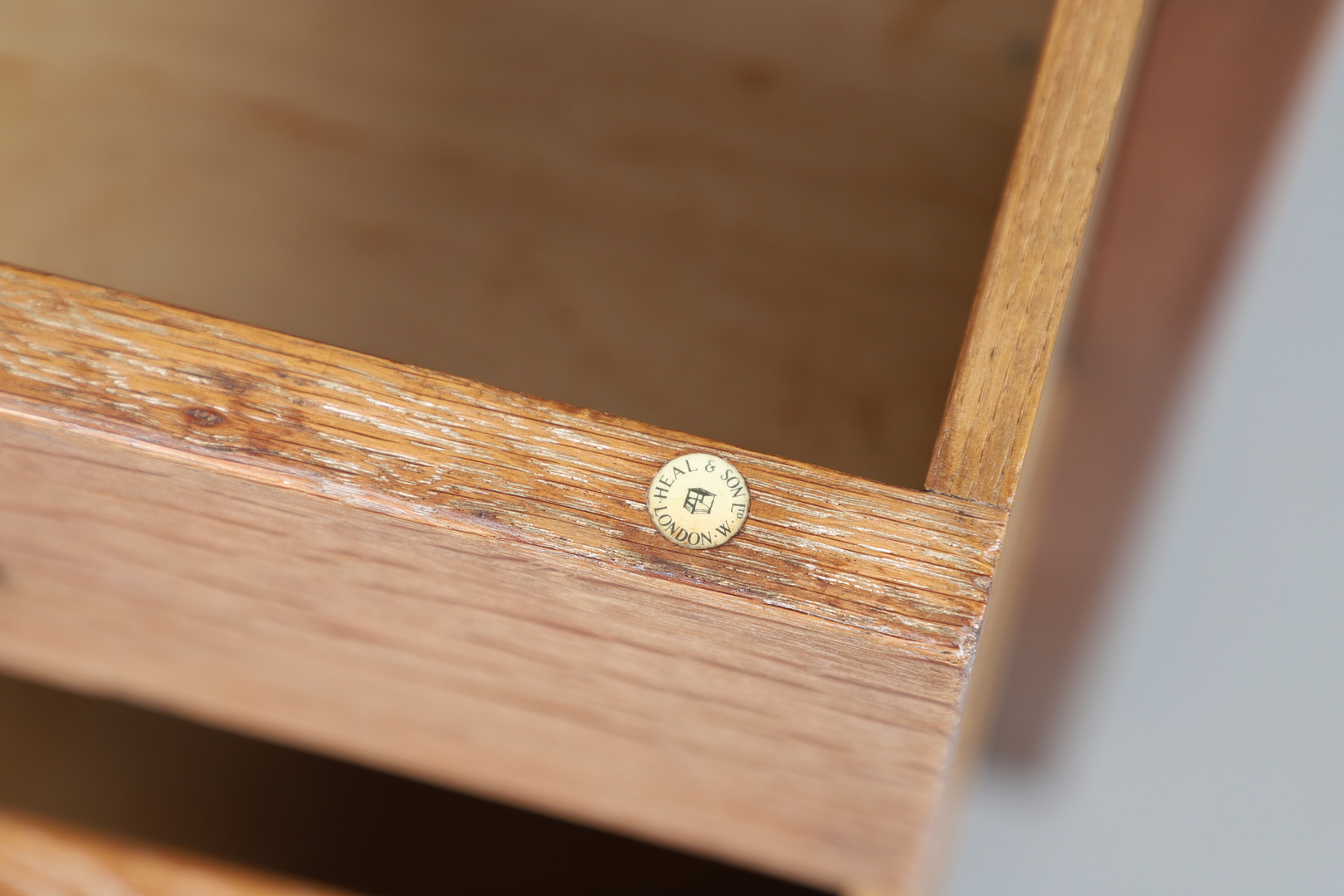 A HEALS & SON LIMED OAK CHEST OF DRAWERS. - Image 4 of 10